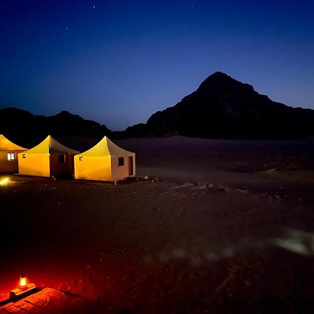 Rum Jordan Camp And Tours Wadi Rum Buitenkant foto